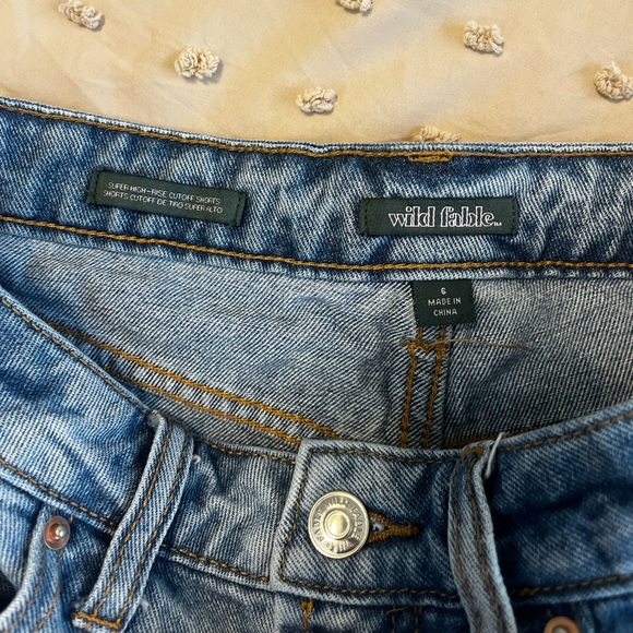Wild fable distressed Jean shorts! - Picture 2 of 3